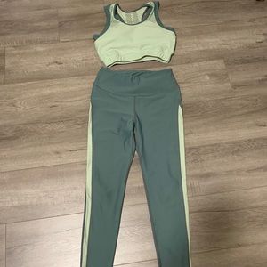 Workout/ yoga high weist legging and sports bra